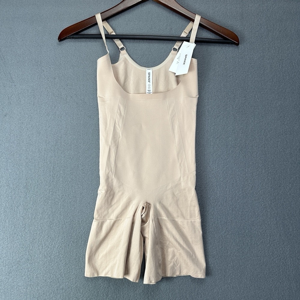New Spanx 10130Q Women's OnCore Open-Bust Mid-Thigh Bodysuit Size Small Petite